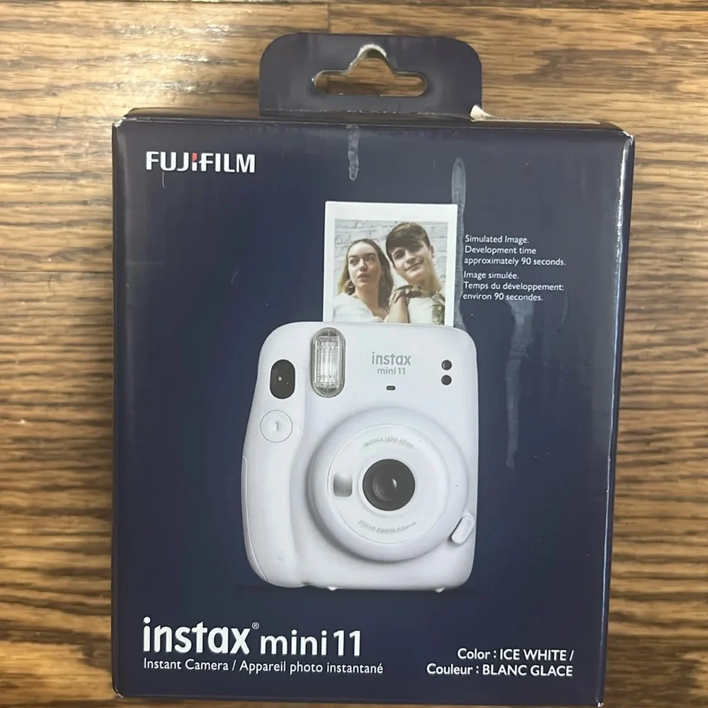 New Bundle Fujifilm Instax Mini 11 Camera - Ice White + Fujifilm 20 Count Film